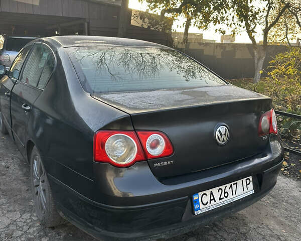 Серый Фольксваген Пассат, объемом двигателя 2 л и пробегом 350 тыс. км за 4999 $, фото 12 на Automoto.ua