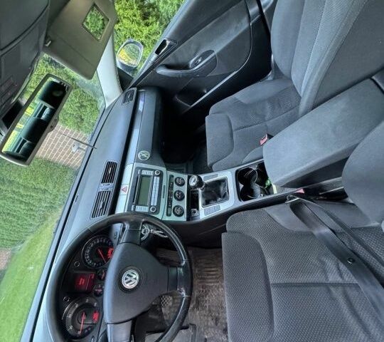 Серый Фольксваген Пассат, объемом двигателя 2 л и пробегом 350 тыс. км за 2500 $, фото 5 на Automoto.ua