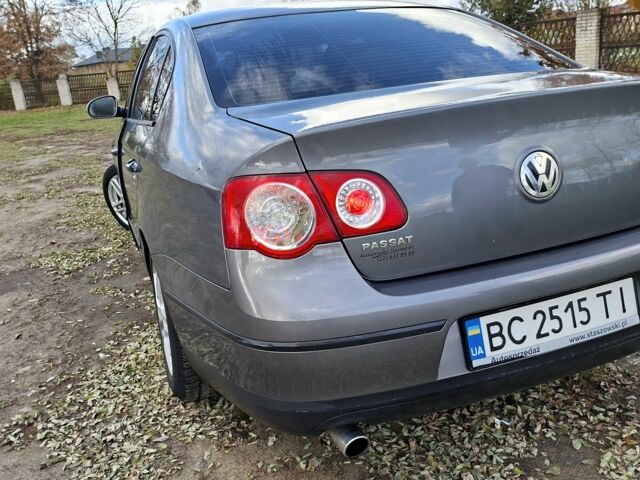 Серый Фольксваген Пассат, объемом двигателя 1.6 л и пробегом 256 тыс. км за 5300 $, фото 4 на Automoto.ua