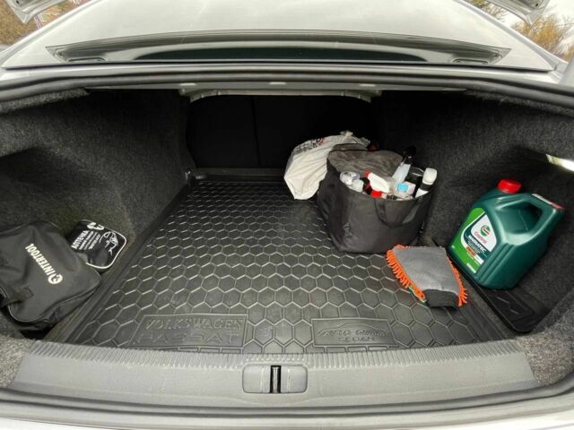 Серый Фольксваген Пассат, объемом двигателя 1.6 л и пробегом 236 тыс. км за 6400 $, фото 20 на Automoto.ua