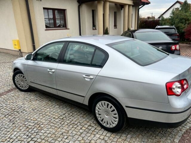 Серый Фольксваген Пассат, объемом двигателя 2 л и пробегом 298 тыс. км за 2000 $, фото 2 на Automoto.ua