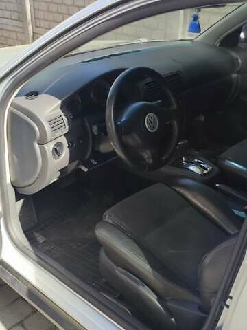 Серый Фольксваген Пассат, объемом двигателя 1.8 л и пробегом 240 тыс. км за 5300 $, фото 10 на Automoto.ua