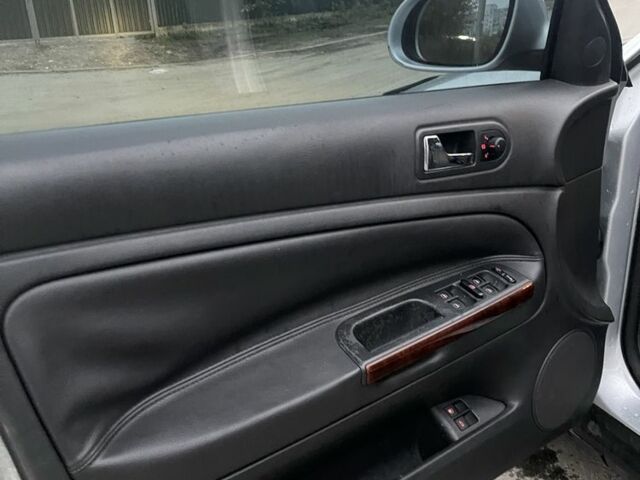 Серый Фольксваген Пассат, объемом двигателя 1.8 л и пробегом 218 тыс. км за 4000 $, фото 12 на Automoto.ua