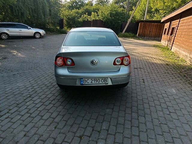 Серый Фольксваген Пассат, объемом двигателя 1.6 л и пробегом 240 тыс. км за 4900 $, фото 5 на Automoto.ua