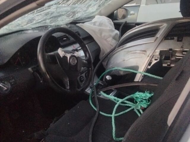 Серый Фольксваген Пассат, объемом двигателя 2 л и пробегом 276 тыс. км за 2100 $, фото 1 на Automoto.ua