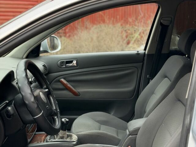 Серый Фольксваген Пассат, объемом двигателя 1.9 л и пробегом 381 тыс. км за 2600 $, фото 10 на Automoto.ua