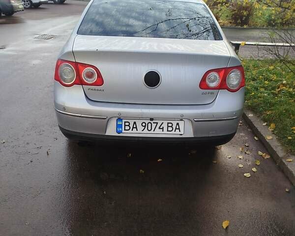 Серый Фольксваген Пассат, объемом двигателя 2 л и пробегом 253 тыс. км за 5500 $, фото 1 на Automoto.ua