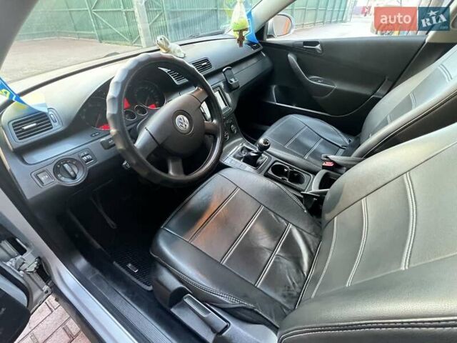 Сірий Фольксваген Пассат, об'ємом двигуна 1.6 л та пробігом 204 тис. км за 5000 $, фото 9 на Automoto.ua