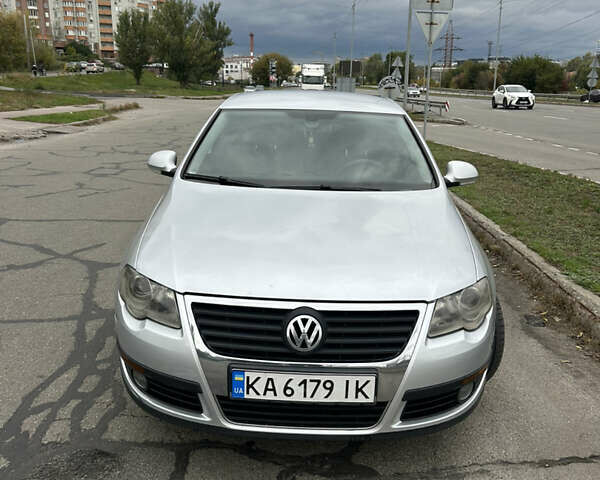 Серый Фольксваген Пассат, объемом двигателя 1.6 л и пробегом 267 тыс. км за 5000 $, фото 5 на Automoto.ua