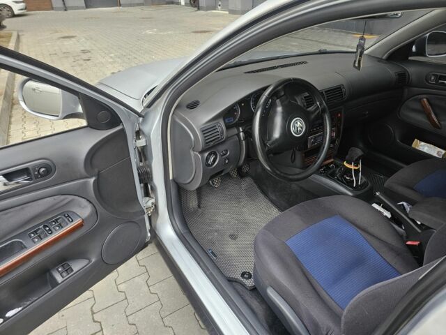 Серый Фольксваген Пассат, объемом двигателя 2 л и пробегом 295 тыс. км за 4600 $, фото 10 на Automoto.ua