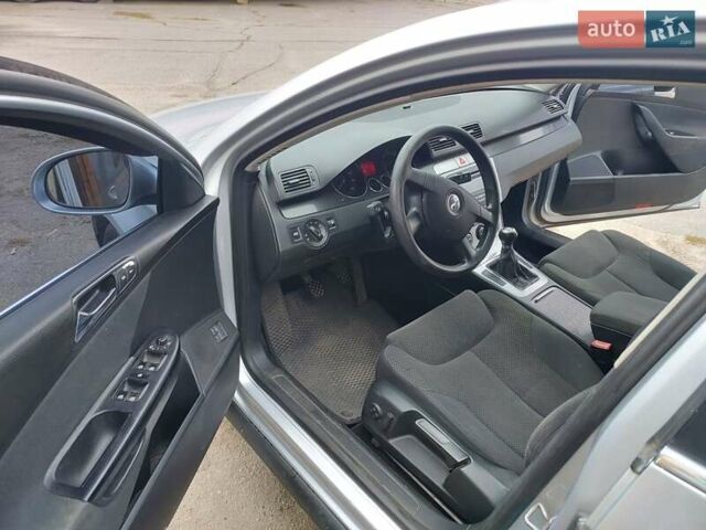 Серый Фольксваген Пассат, объемом двигателя 1.98 л и пробегом 280 тыс. км за 5300 $, фото 3 на Automoto.ua