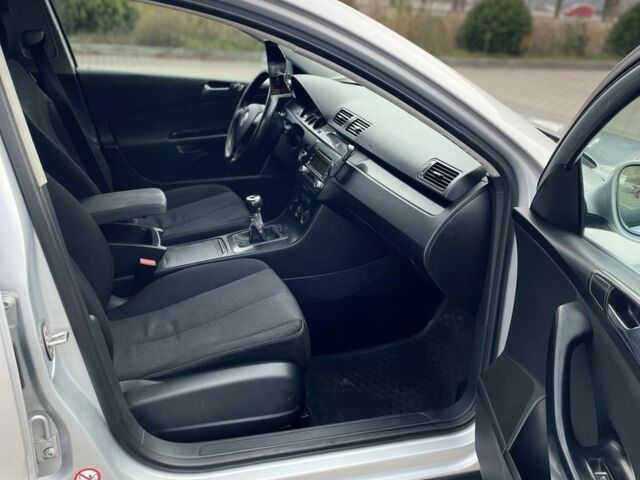 Серый Фольксваген Пассат, объемом двигателя 2 л и пробегом 400 тыс. км за 2650 $, фото 14 на Automoto.ua