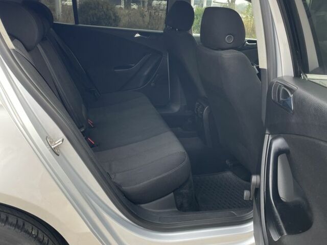 Сірий Фольксваген Пассат, об'ємом двигуна 2 л та пробігом 400 тис. км за 2250 $, фото 10 на Automoto.ua