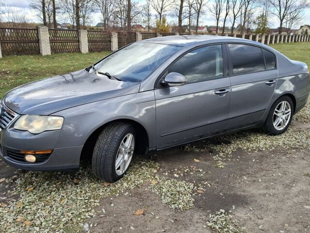 Серый Фольксваген Пассат, объемом двигателя 1.6 л и пробегом 256 тыс. км за 5300 $, фото 5 на Automoto.ua