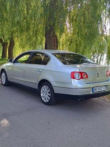 Серый Фольксваген Пассат, объемом двигателя 1.97 л и пробегом 250 тыс. км за 5500 $, фото 3 на Automoto.ua