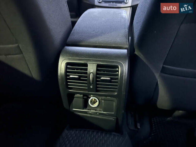 Серый Фольксваген Пассат, объемом двигателя 2 л и пробегом 240 тыс. км за 6800 $, фото 17 на Automoto.ua