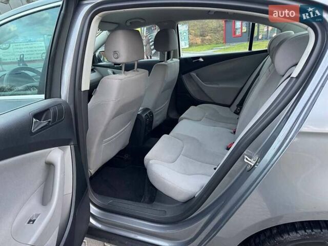 Серый Фольксваген Пассат, объемом двигателя 1.6 л и пробегом 185 тыс. км за 5950 $, фото 44 на Automoto.ua