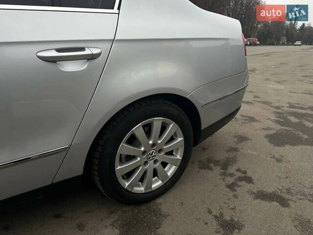 Сірий Фольксваген Пассат, об'ємом двигуна 1.6 л та пробігом 209 тис. км за 6299 $, фото 9 на Automoto.ua