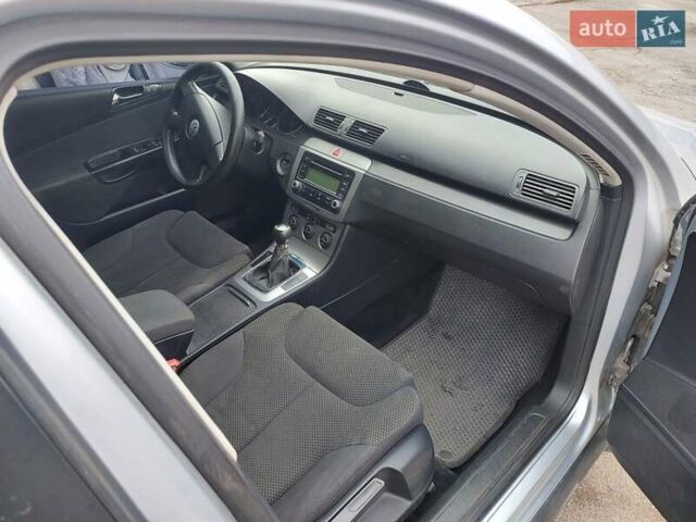 Серый Фольксваген Пассат, объемом двигателя 1.98 л и пробегом 280 тыс. км за 5300 $, фото 9 на Automoto.ua