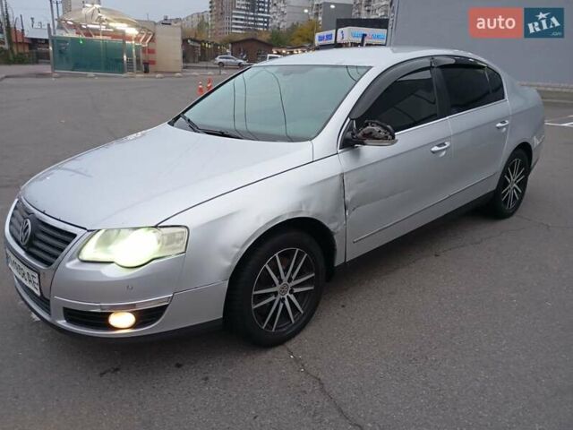 Серый Фольксваген Пассат, объемом двигателя 1.6 л и пробегом 396 тыс. км за 3900 $, фото 9 на Automoto.ua