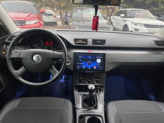 Серый Фольксваген Пассат, объемом двигателя 1.6 л и пробегом 236 тыс. км за 6400 $, фото 9 на Automoto.ua