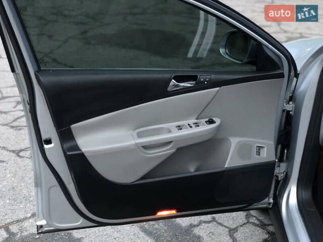 Серый Фольксваген Пассат, объемом двигателя 1.6 л и пробегом 208 тыс. км за 6200 $, фото 31 на Automoto.ua