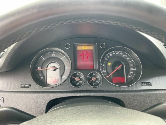 Серый Фольксваген Пассат, объемом двигателя 2 л и пробегом 400 тыс. км за 2650 $, фото 17 на Automoto.ua