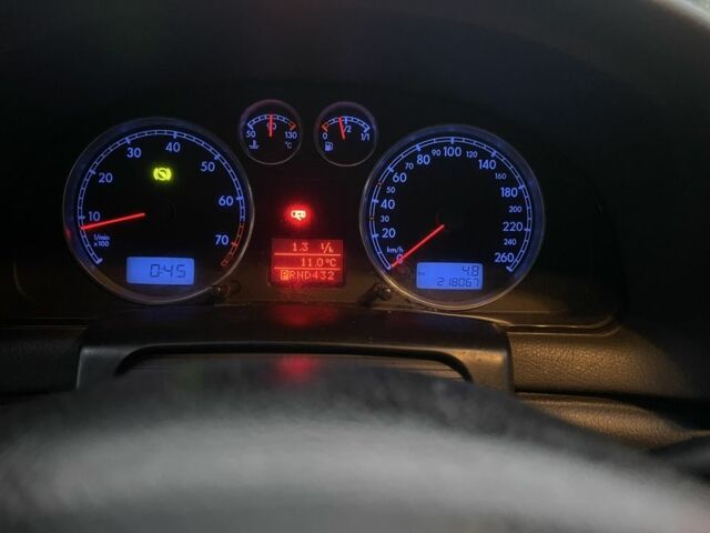 Серый Фольксваген Пассат, объемом двигателя 1.8 л и пробегом 218 тыс. км за 4000 $, фото 11 на Automoto.ua