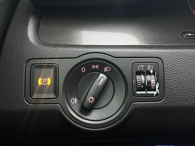 Серый Фольксваген Пассат, объемом двигателя 1.6 л и пробегом 236 тыс. км за 6400 $, фото 13 на Automoto.ua