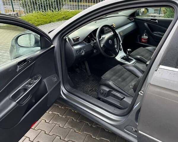 Серый Фольксваген Пассат, объемом двигателя 1.97 л и пробегом 318 тыс. км за 5300 $, фото 10 на Automoto.ua