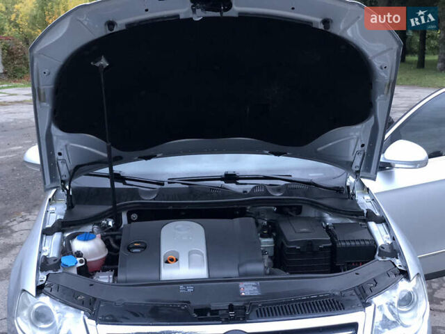 Сірий Фольксваген Пассат, об'ємом двигуна 1.6 л та пробігом 207 тис. км за 6300 $, фото 44 на Automoto.ua