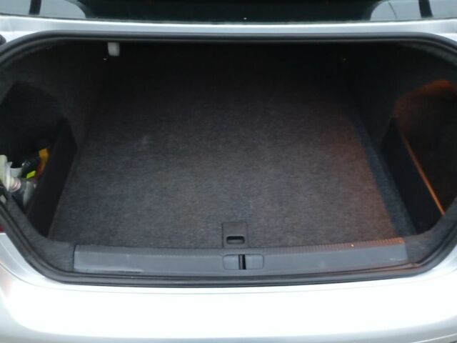 Сірий Фольксваген Пассат, об'ємом двигуна 1.6 л та пробігом 396 тис. км за 3900 $, фото 10 на Automoto.ua