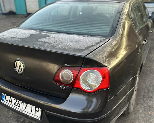 Серый Фольксваген Пассат, объемом двигателя 2 л и пробегом 350 тыс. км за 4999 $, фото 8 на Automoto.ua