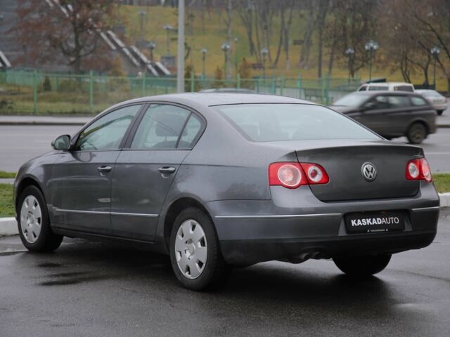 Сірий Фольксваген Пассат, об'ємом двигуна 2 л та пробігом 307 тис. км за 5800 $, фото 3 на Automoto.ua