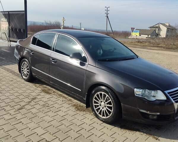 Сірий Фольксваген Пассат, об'ємом двигуна 2 л та пробігом 231 тис. км за 6650 $, фото 5 на Automoto.ua