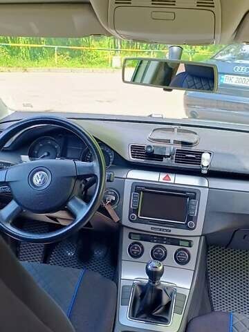 Серый Фольксваген Пассат, объемом двигателя 1.97 л и пробегом 250 тыс. км за 5500 $, фото 4 на Automoto.ua