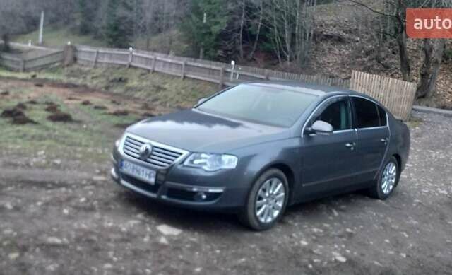 Серый Фольксваген Пассат, объемом двигателя 2 л и пробегом 236 тыс. км за 6500 $, фото 2 на Automoto.ua