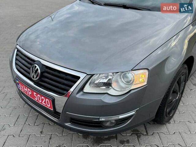 Серый Фольксваген Пассат, объемом двигателя 1.6 л и пробегом 185 тыс. км за 5950 $, фото 4 на Automoto.ua