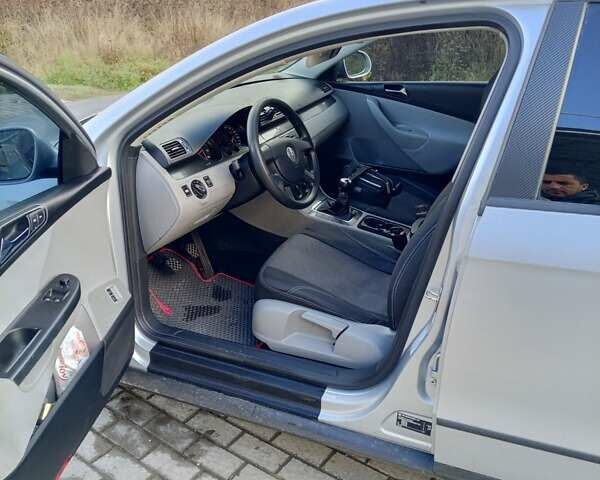 Сірий Фольксваген Пассат, об'ємом двигуна 1.6 л та пробігом 248 тис. км за 6500 $, фото 2 на Automoto.ua