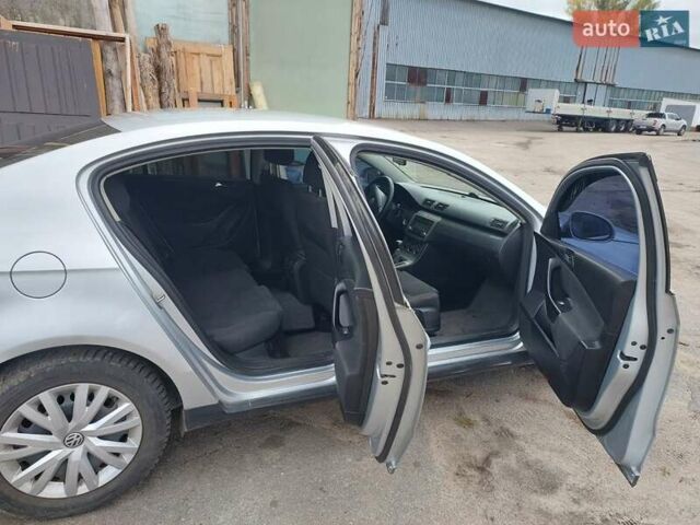 Серый Фольксваген Пассат, объемом двигателя 1.98 л и пробегом 280 тыс. км за 5300 $, фото 1 на Automoto.ua