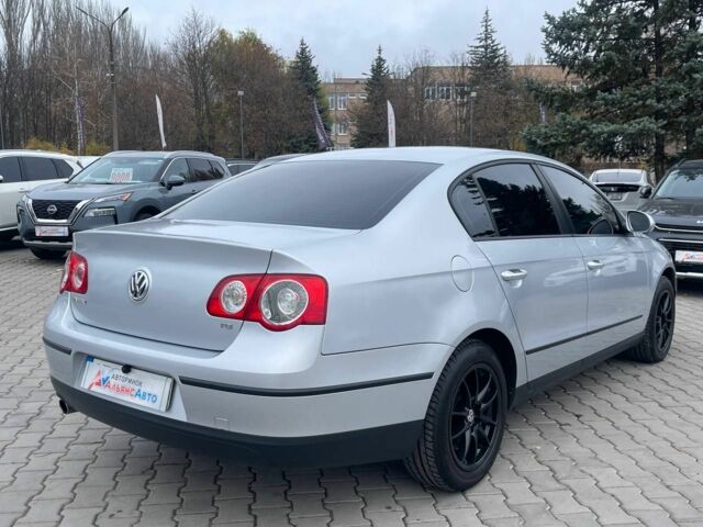 Серый Фольксваген Пассат, объемом двигателя 1.6 л и пробегом 236 тыс. км за 6400 $, фото 6 на Automoto.ua