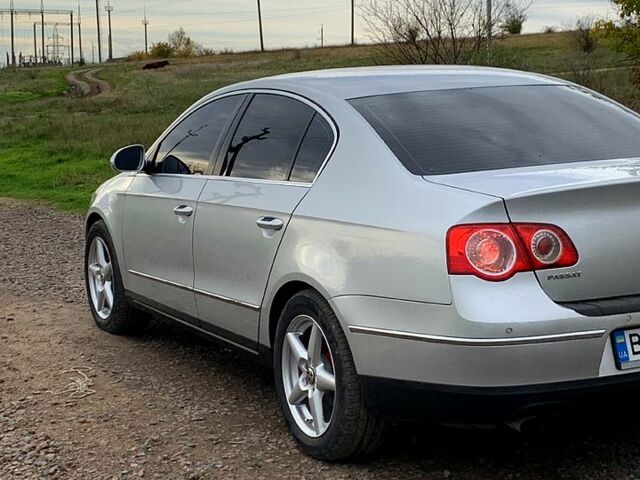 Сірий Фольксваген Пассат, об'ємом двигуна 2 л та пробігом 241 тис. км за 6500 $, фото 4 на Automoto.ua