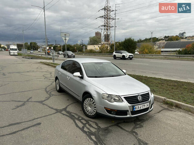 Серый Фольксваген Пассат, объемом двигателя 1.6 л и пробегом 267 тыс. км за 5000 $, фото 1 на Automoto.ua