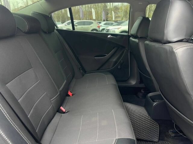 Серый Фольксваген Пассат, объемом двигателя 1.6 л и пробегом 236 тыс. км за 6400 $, фото 18 на Automoto.ua