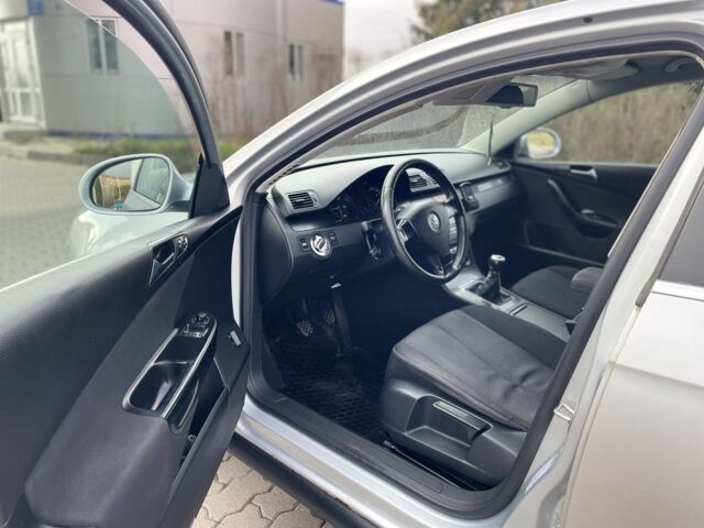 Сірий Фольксваген Пассат, об'ємом двигуна 2 л та пробігом 400 тис. км за 2250 $, фото 8 на Automoto.ua