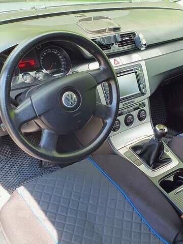 Серый Фольксваген Пассат, объемом двигателя 1.97 л и пробегом 250 тыс. км за 5500 $, фото 1 на Automoto.ua