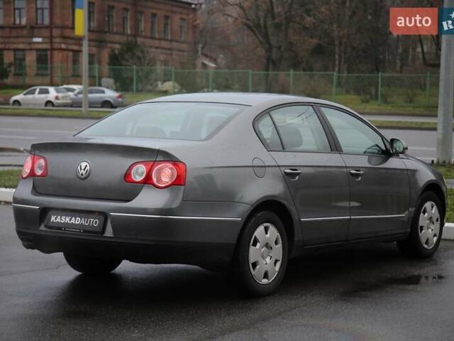 Серый Фольксваген Пассат, объемом двигателя 1.98 л и пробегом 307 тыс. км за 5800 $, фото 5 на Automoto.ua