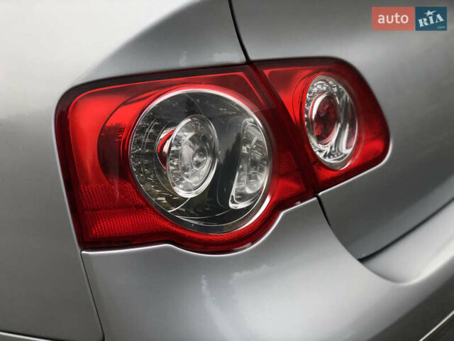 Сірий Фольксваген Пассат, об'ємом двигуна 1.6 л та пробігом 207 тис. км за 6300 $, фото 7 на Automoto.ua