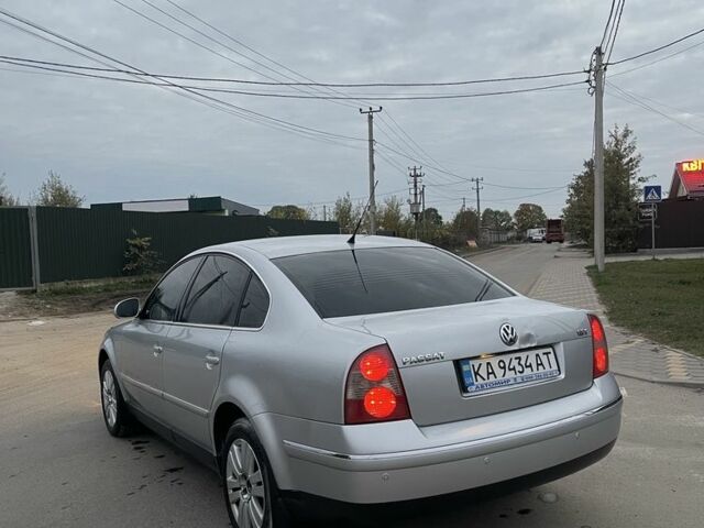 Серый Фольксваген Пассат, объемом двигателя 1.8 л и пробегом 218 тыс. км за 4000 $, фото 2 на Automoto.ua
