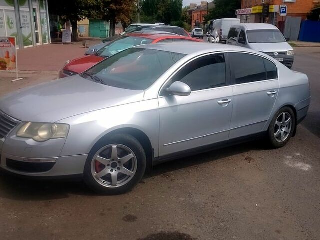 Серый Фольксваген Пассат, объемом двигателя 2 л и пробегом 270 тыс. км за 4700 $, фото 1 на Automoto.ua